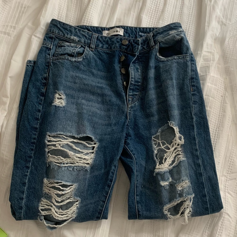 DL1961 Distressed boyfriend jean size 29